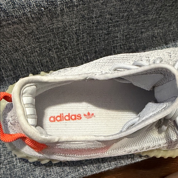 adidas gazelle silver green womens Yeezy Boost 350 V2 'Tail Light'  Prsnlplg